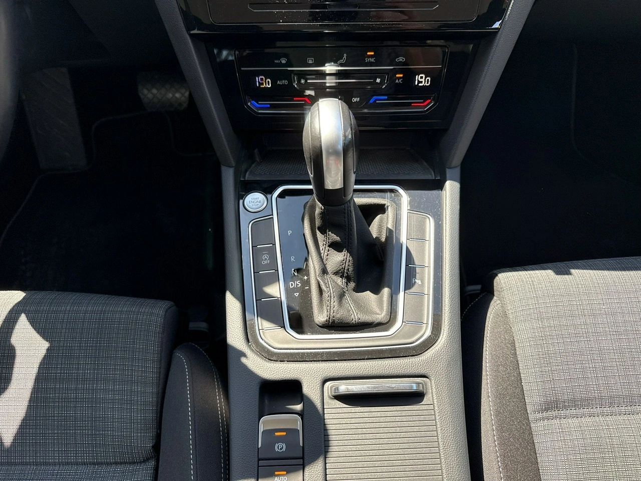 Volkswagen Passat - Zdjęcie 23
