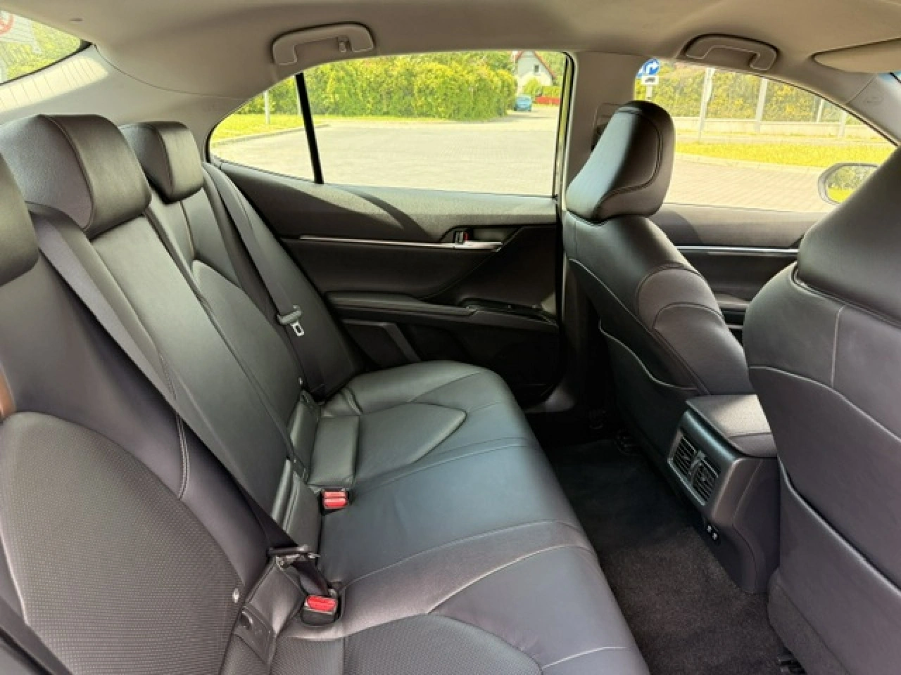 Toyota Camry - Zdjęcie 19