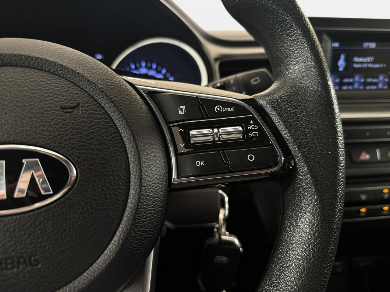 Kia Ceed - Zdjęcie 15