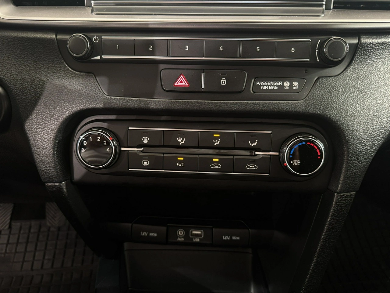 Kia Ceed - Zdjęcie 21