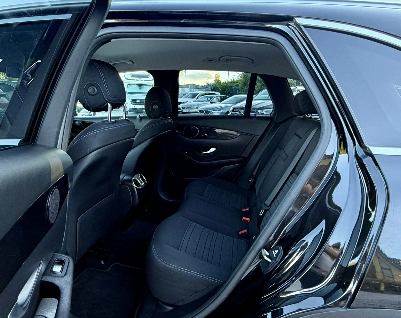 Mercedes GLC 200 - Zdjęcie 9