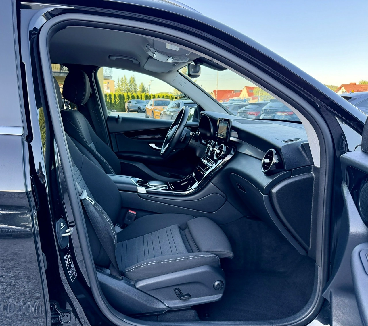 Mercedes GLC 200 - Zdjęcie 12