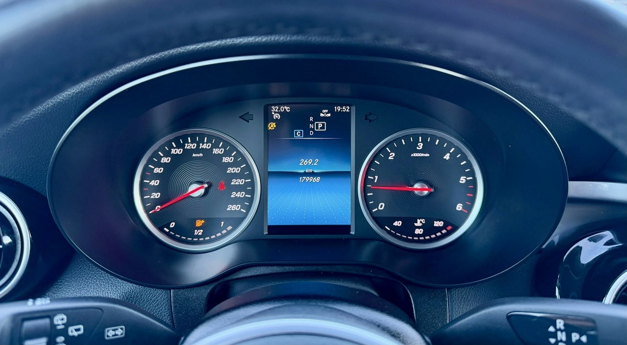 Mercedes GLC 200 - Zdjęcie 19