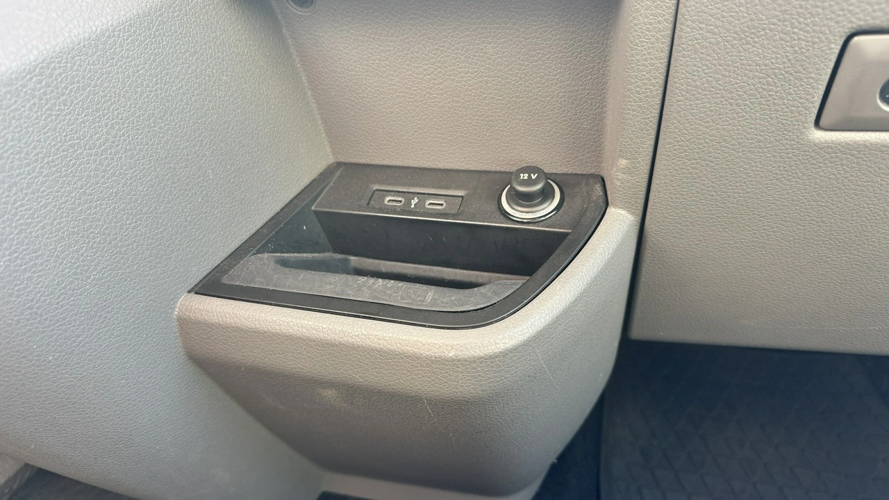 Volkswagen Caravelle - Zdjęcie 16