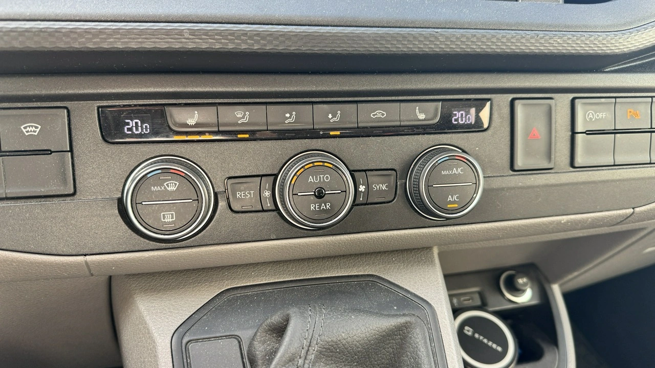 Volkswagen Caravelle - Zdjęcie 19