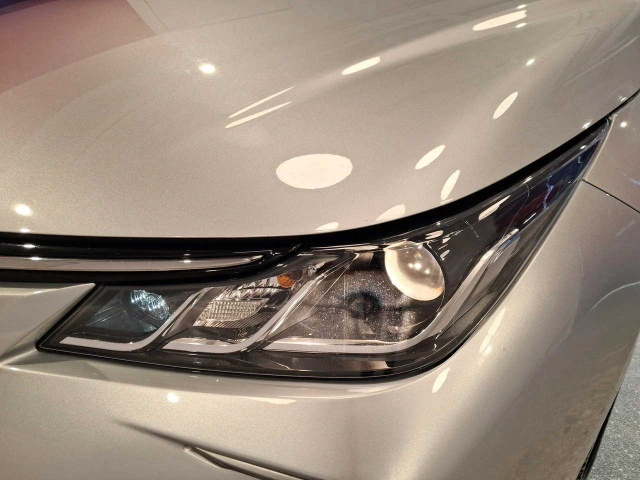 Toyota Corolla - Zdjęcie 8