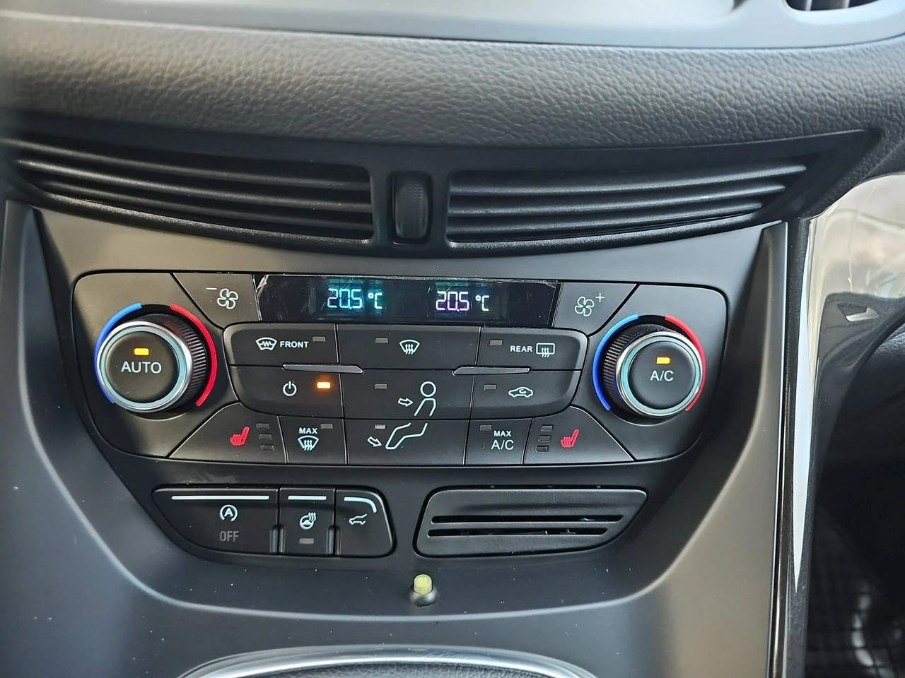 Ford Kuga - Zdjęcie 13