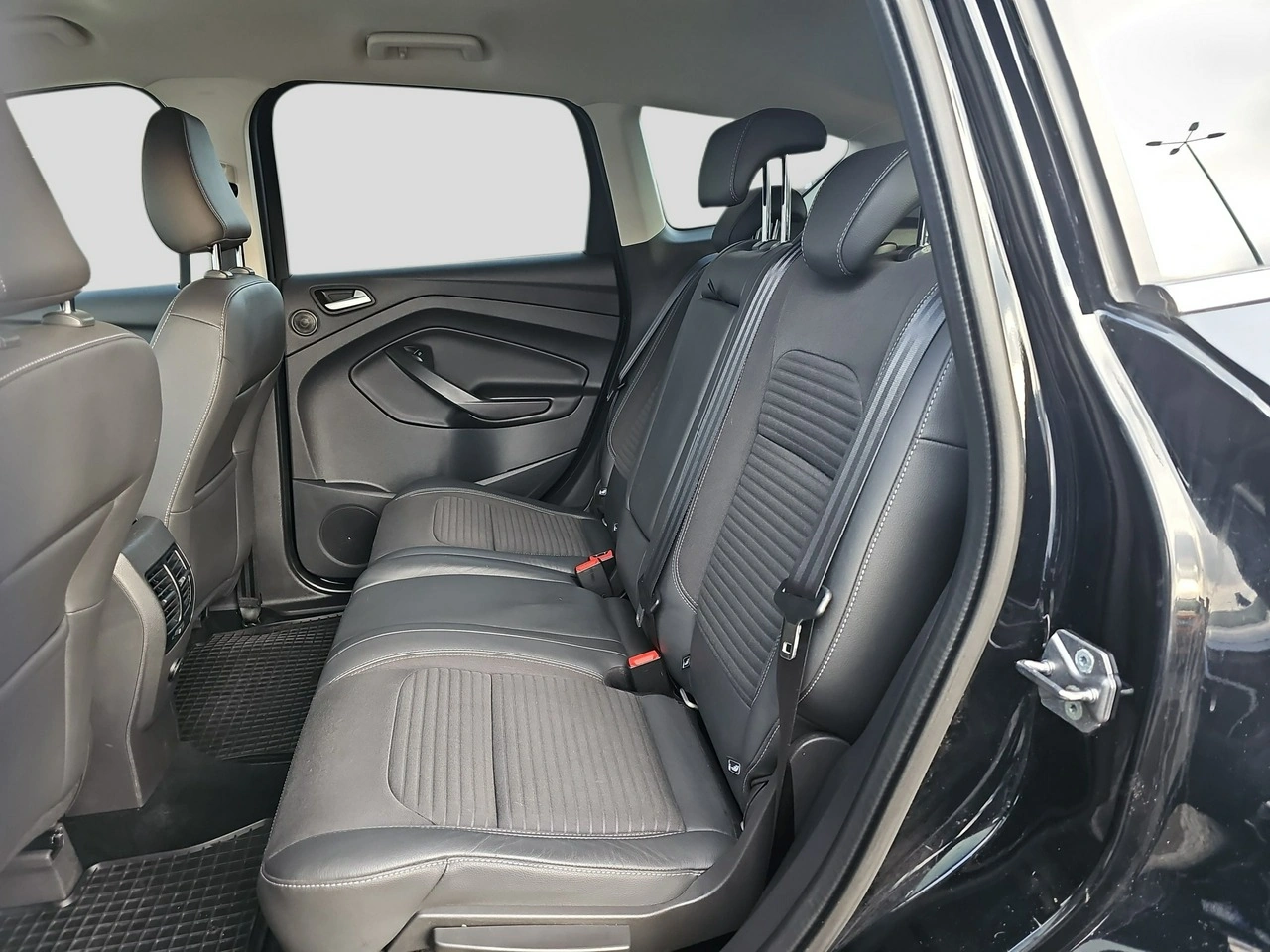 Ford Kuga - Zdjęcie 17