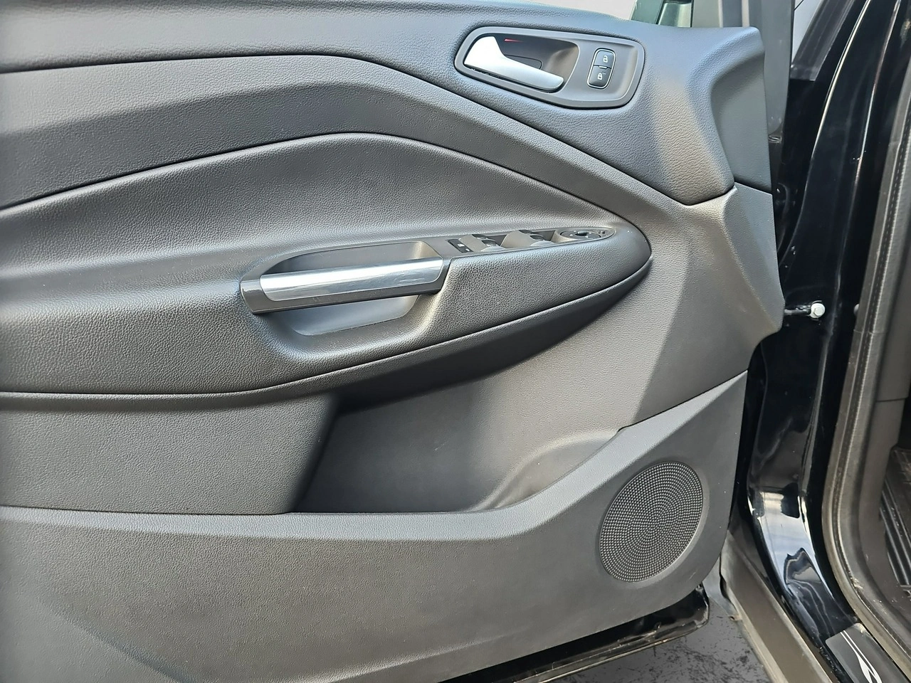 Ford Kuga - Zdjęcie 18