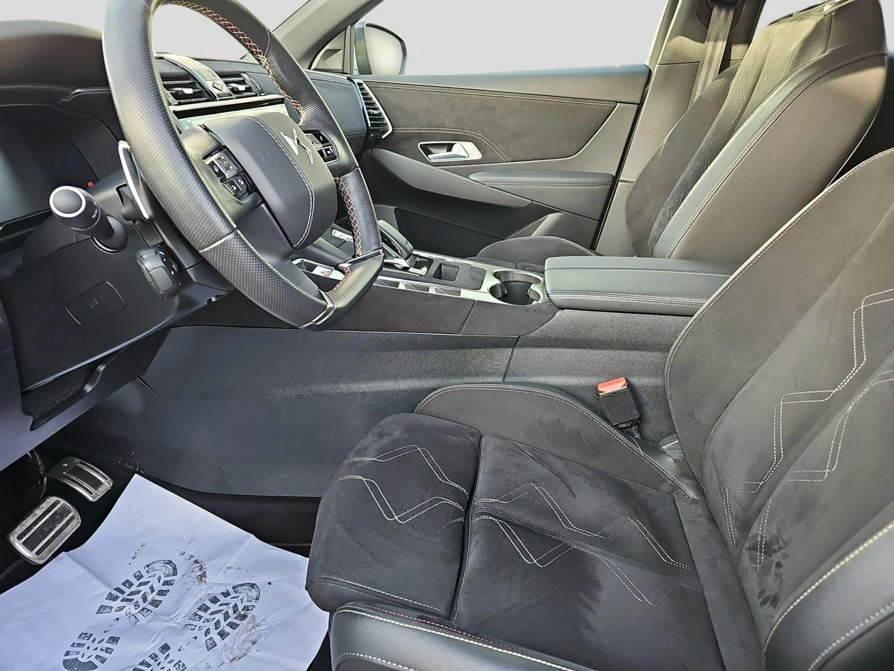 DS Automobiles DS 7 Crossback - Zdjęcie 15