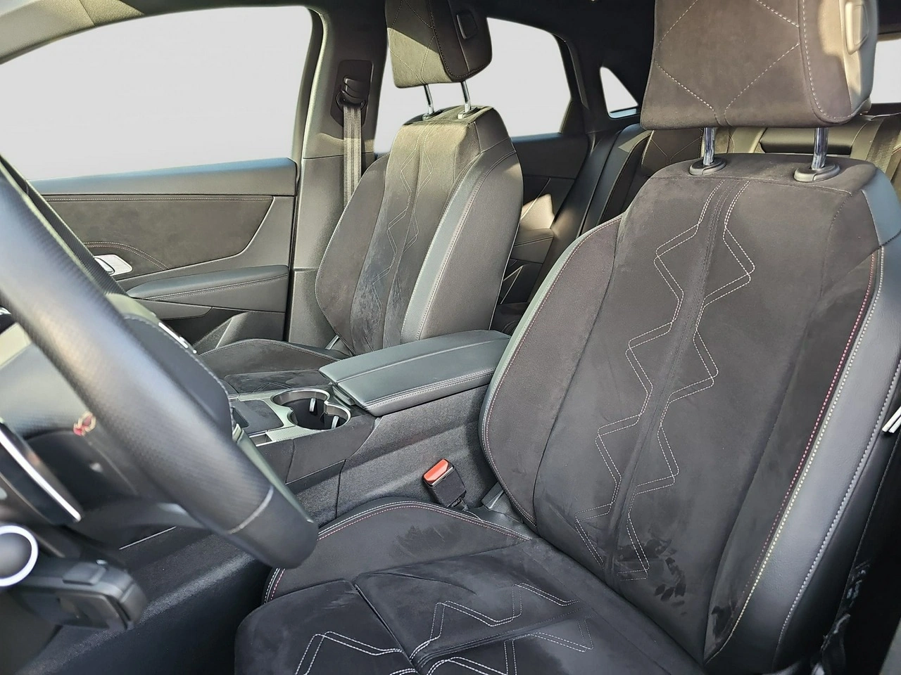 DS Automobiles DS 7 Crossback - Zdjęcie 16