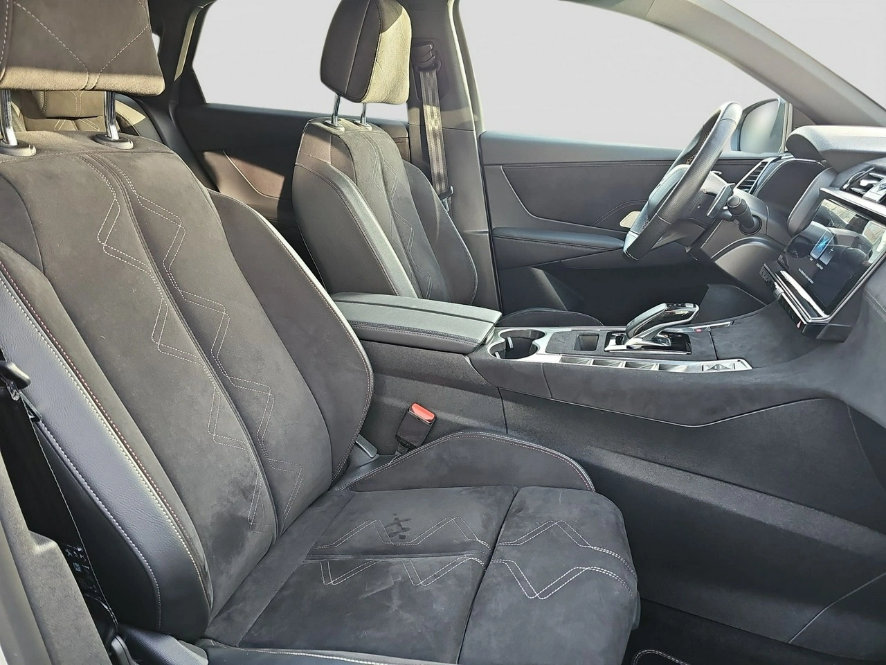 DS Automobiles DS 7 Crossback - Zdjęcie 17