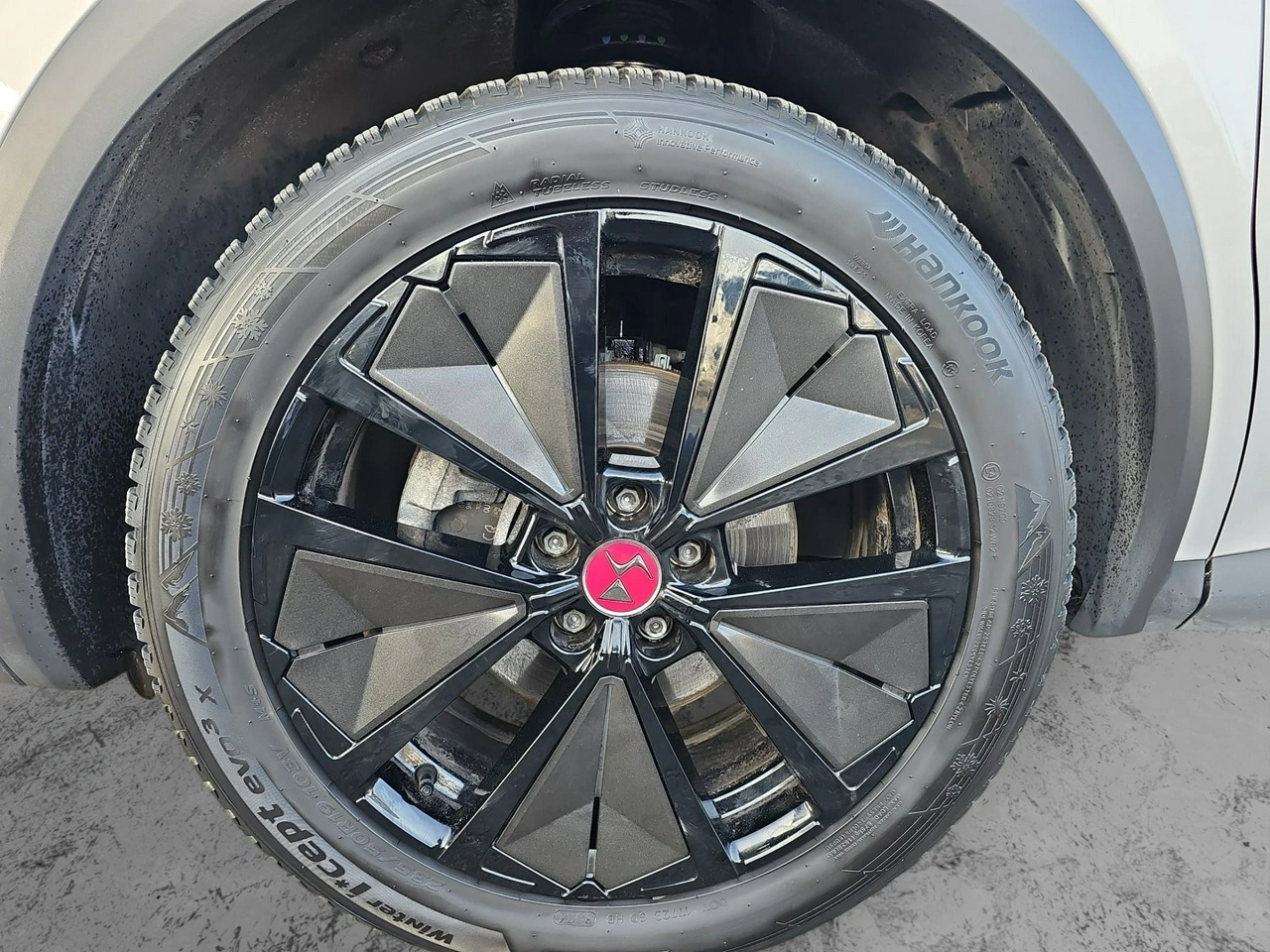 DS Automobiles DS 7 Crossback - Zdjęcie 22