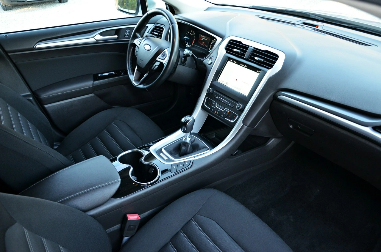 Ford Mondeo - Zdjęcie 36