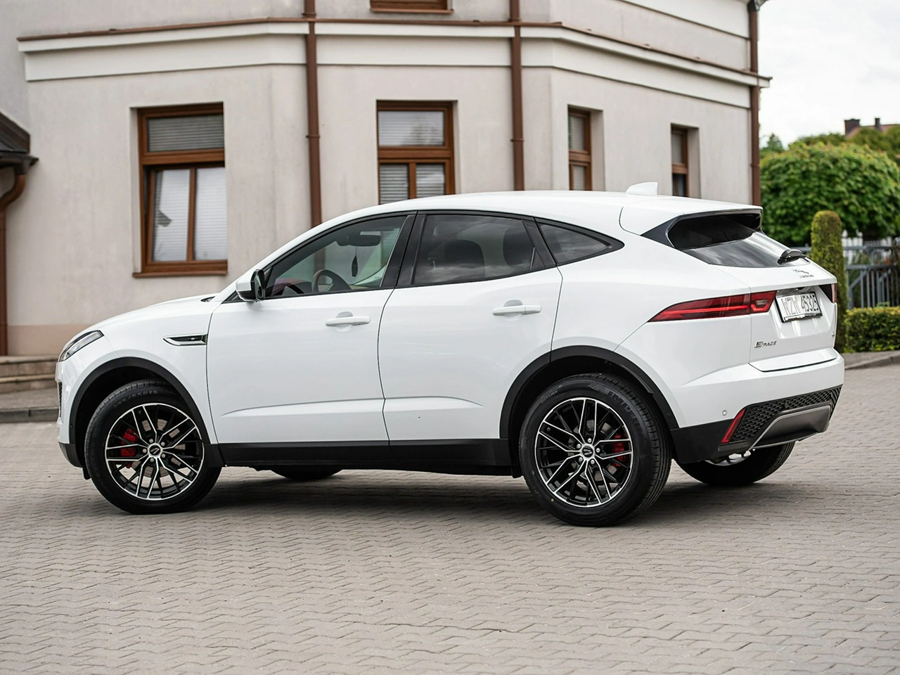Jaguar E-Pace - Zdjęcie 12