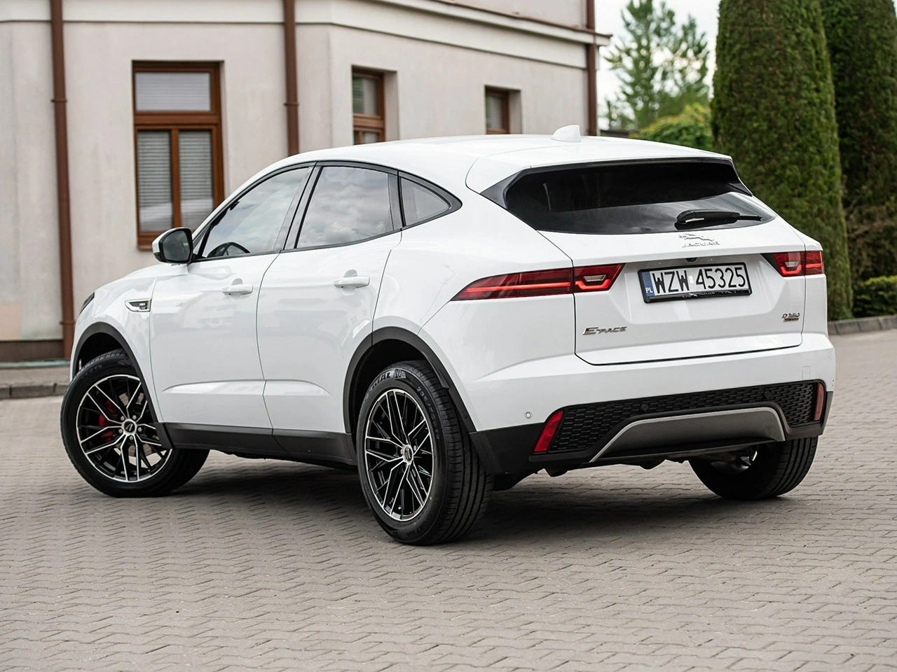 Jaguar E-Pace - Zdjęcie 13
