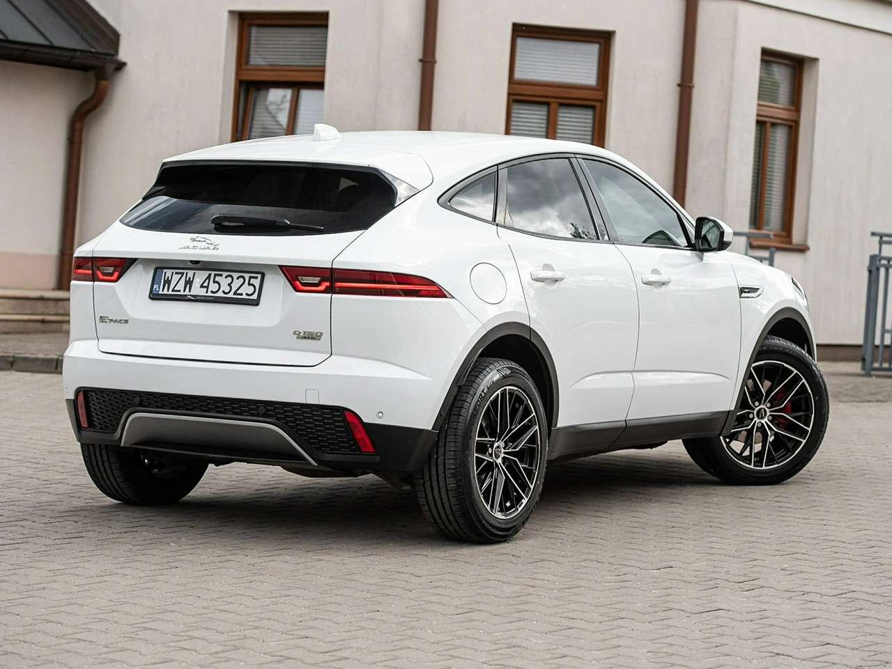 Jaguar E-Pace - Zdjęcie 15