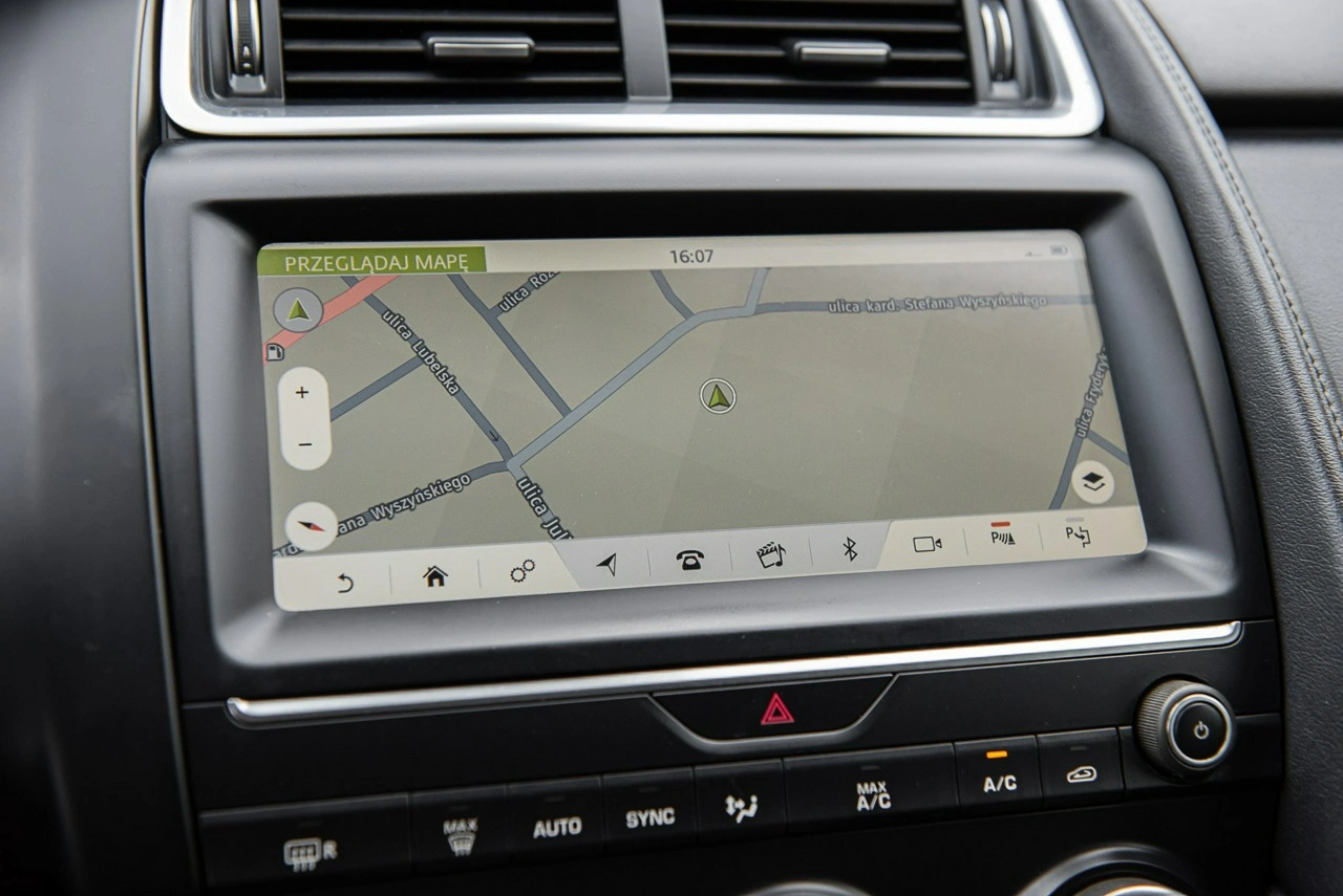 Jaguar E-Pace - Zdjęcie 20