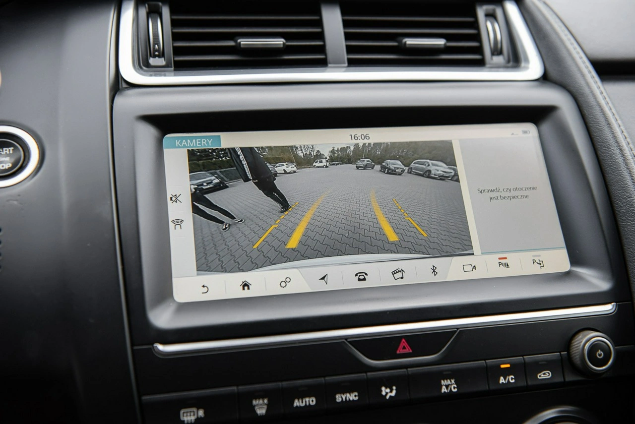 Jaguar E-Pace - Zdjęcie 21