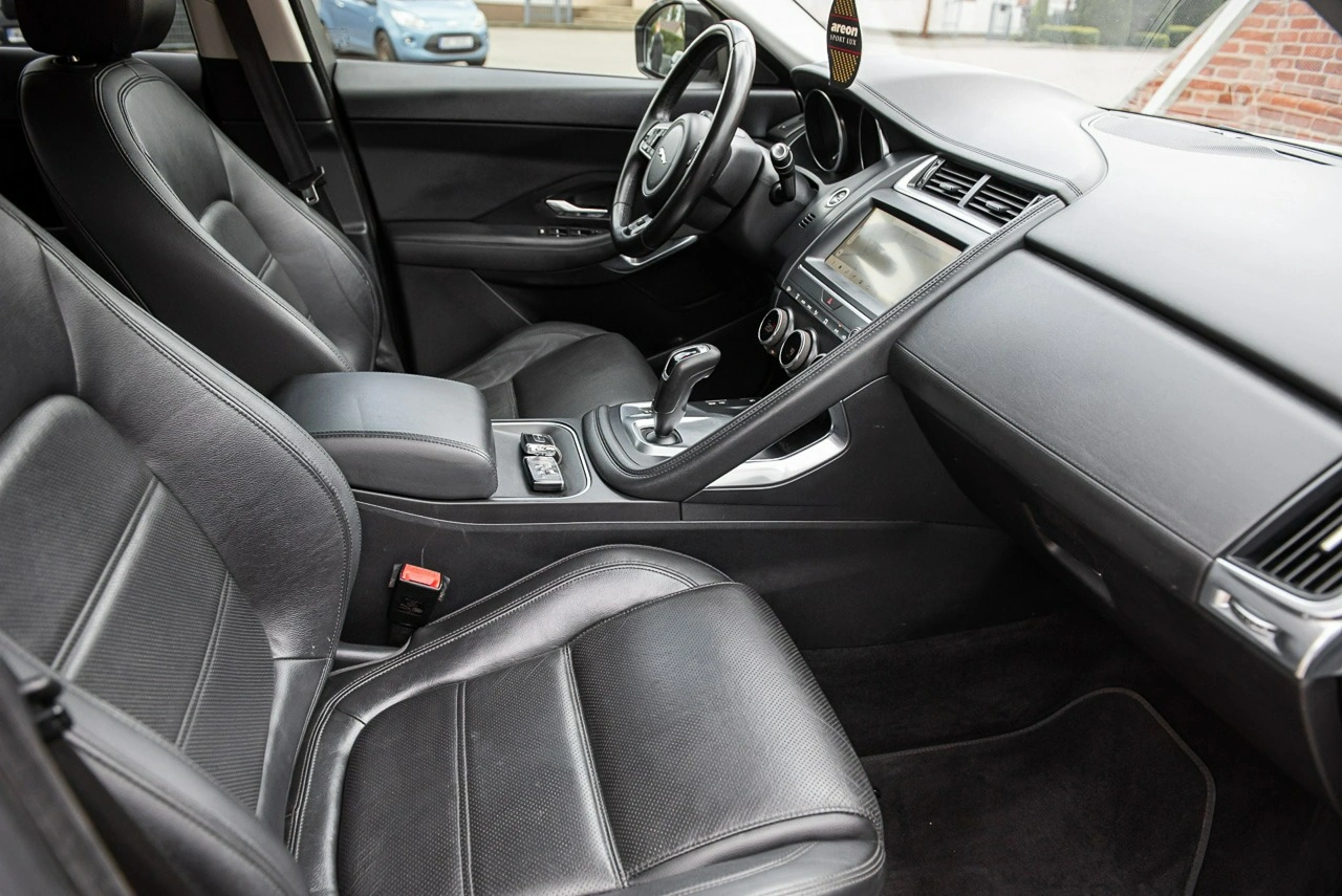 Jaguar E-Pace - Zdjęcie 8