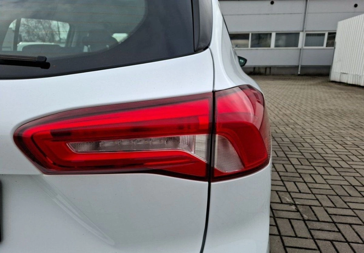 Ford Focus - Zdjęcie 17