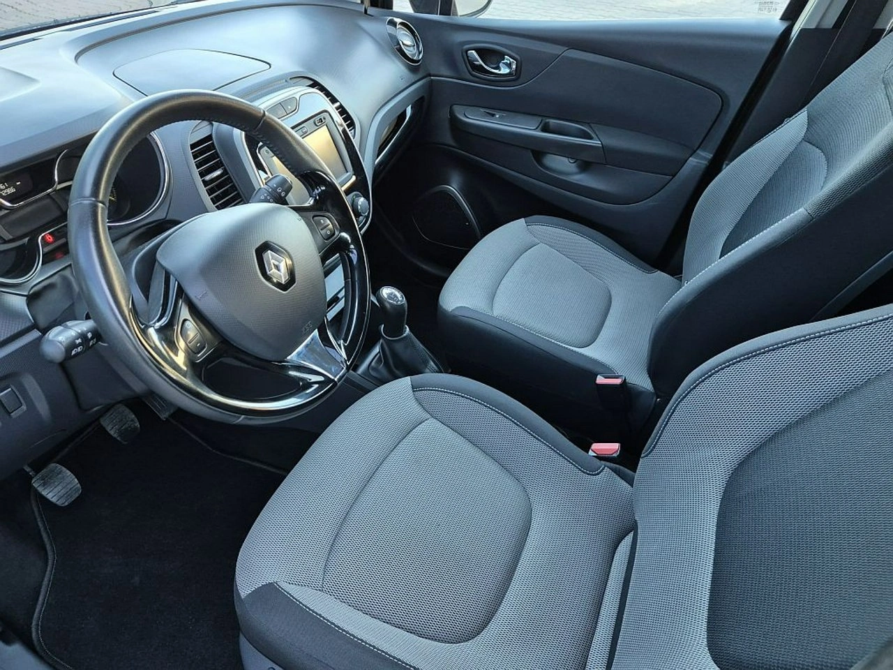 Renault Captur - Zdjęcie 9