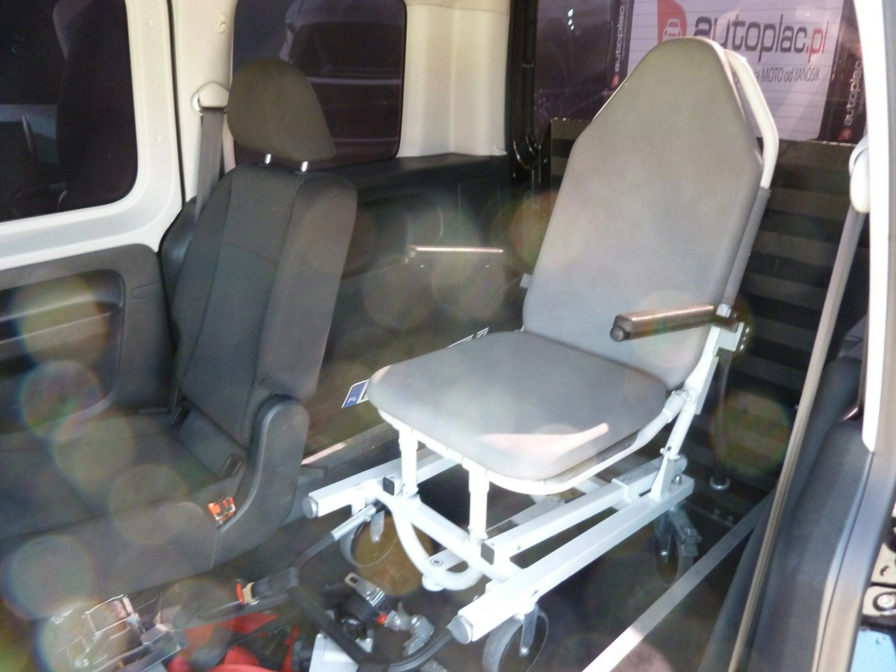Volkswagen Caddy - Zdjęcie 12