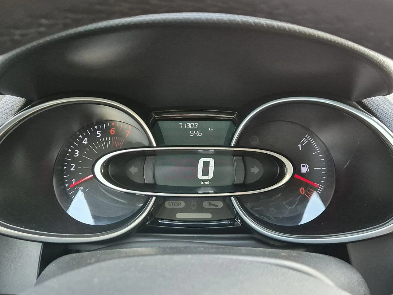 Renault Clio - Zdjęcie 24