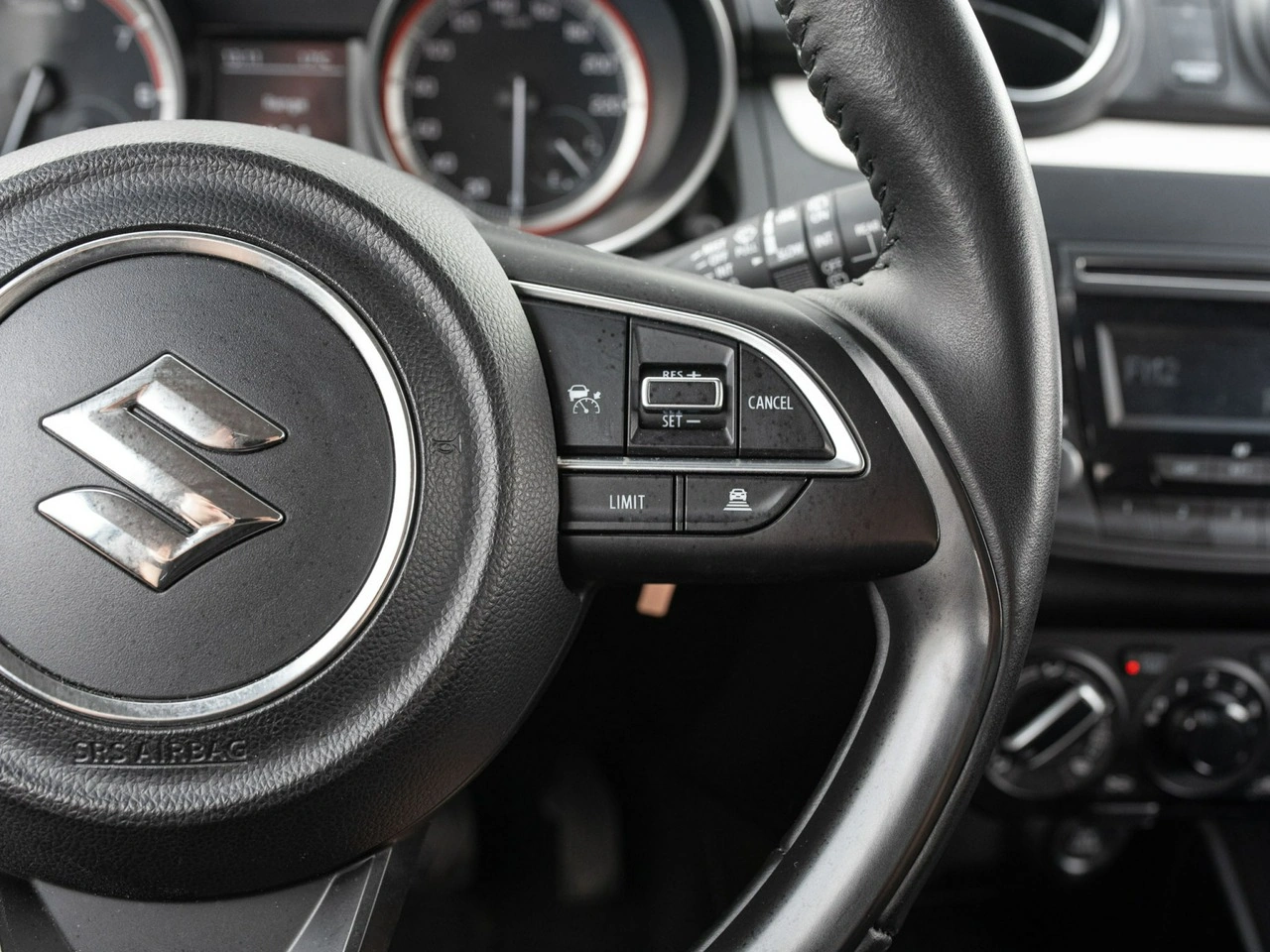 Suzuki Swift - Zdjęcie 12