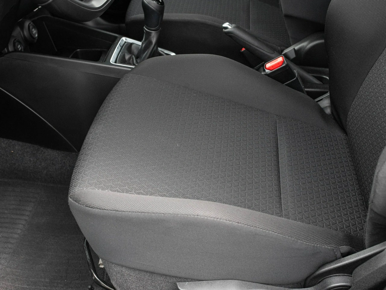 Suzuki Swift - Zdjęcie 8