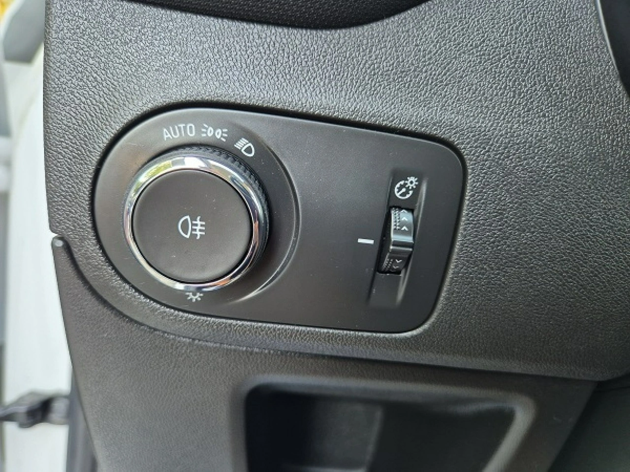 Opel Crossland X - Zdjęcie 24