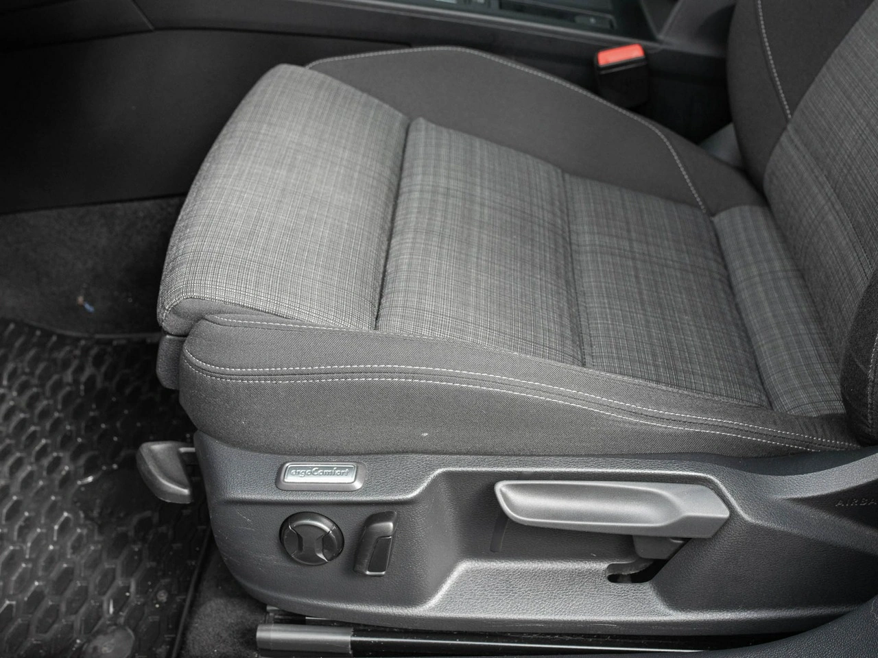 Volkswagen Passat - Zdjęcie 9