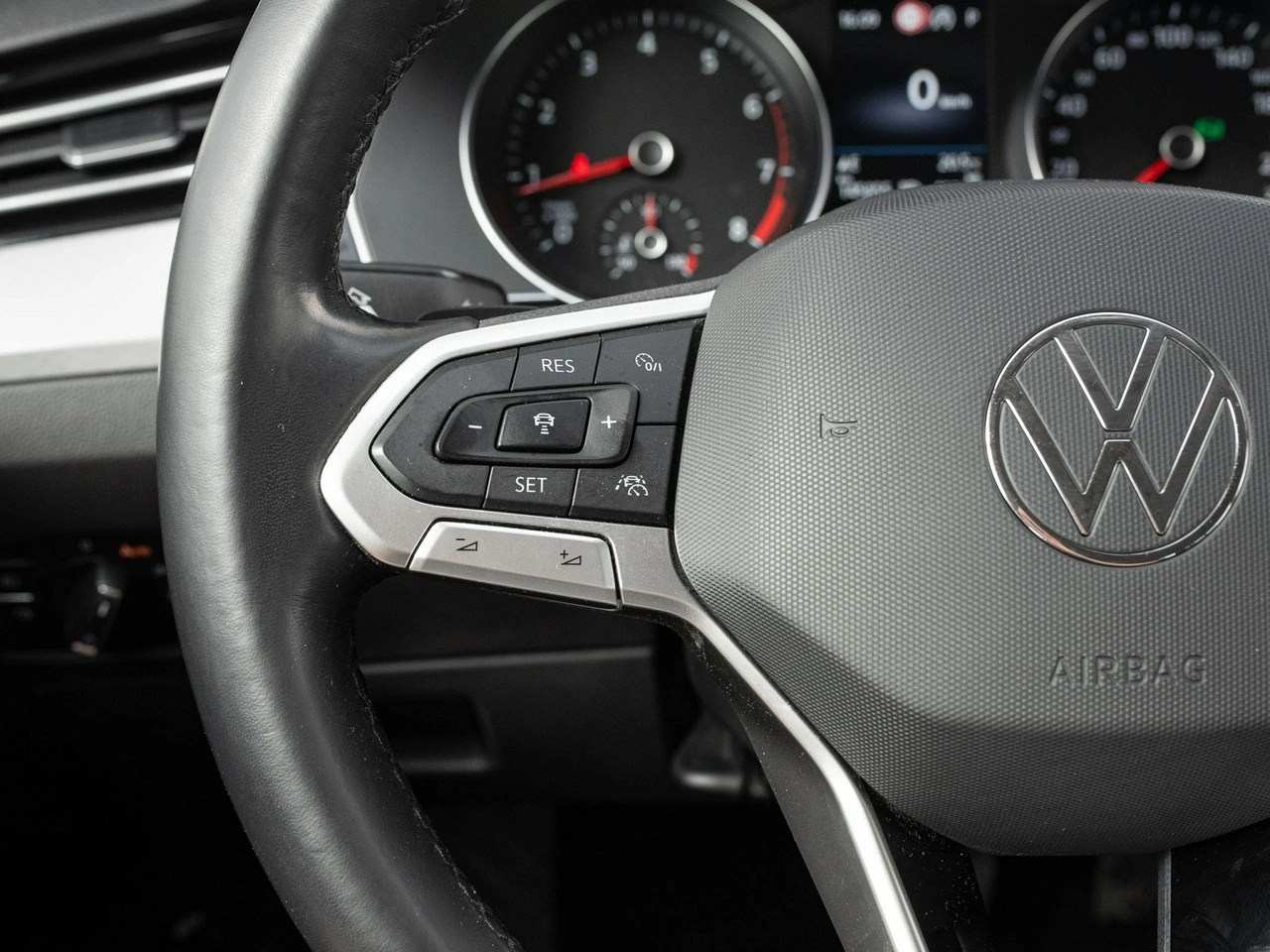 Volkswagen Passat - Zdjęcie 12
