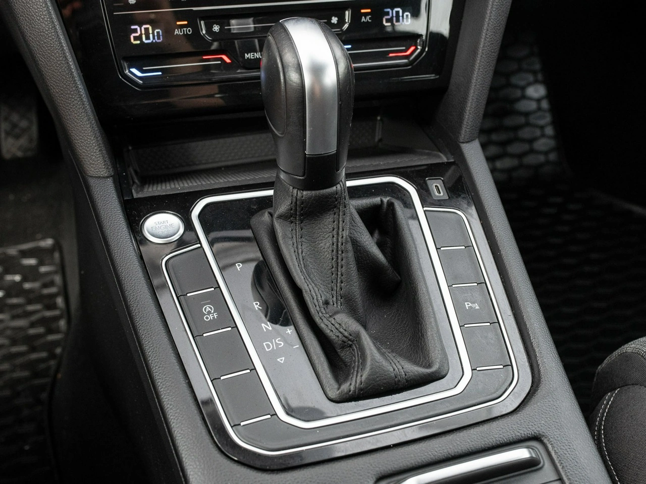 Volkswagen Passat - Zdjęcie 14