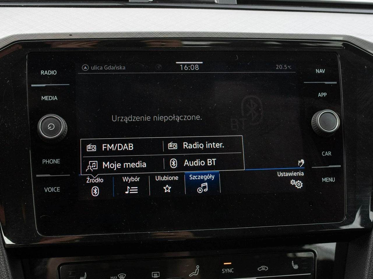 Volkswagen Passat - Zdjęcie 17