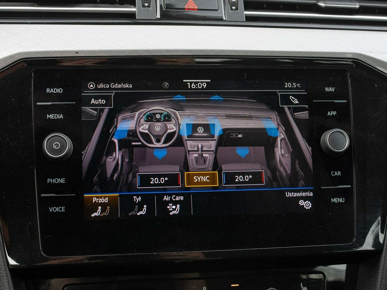 Volkswagen Passat - Zdjęcie 20