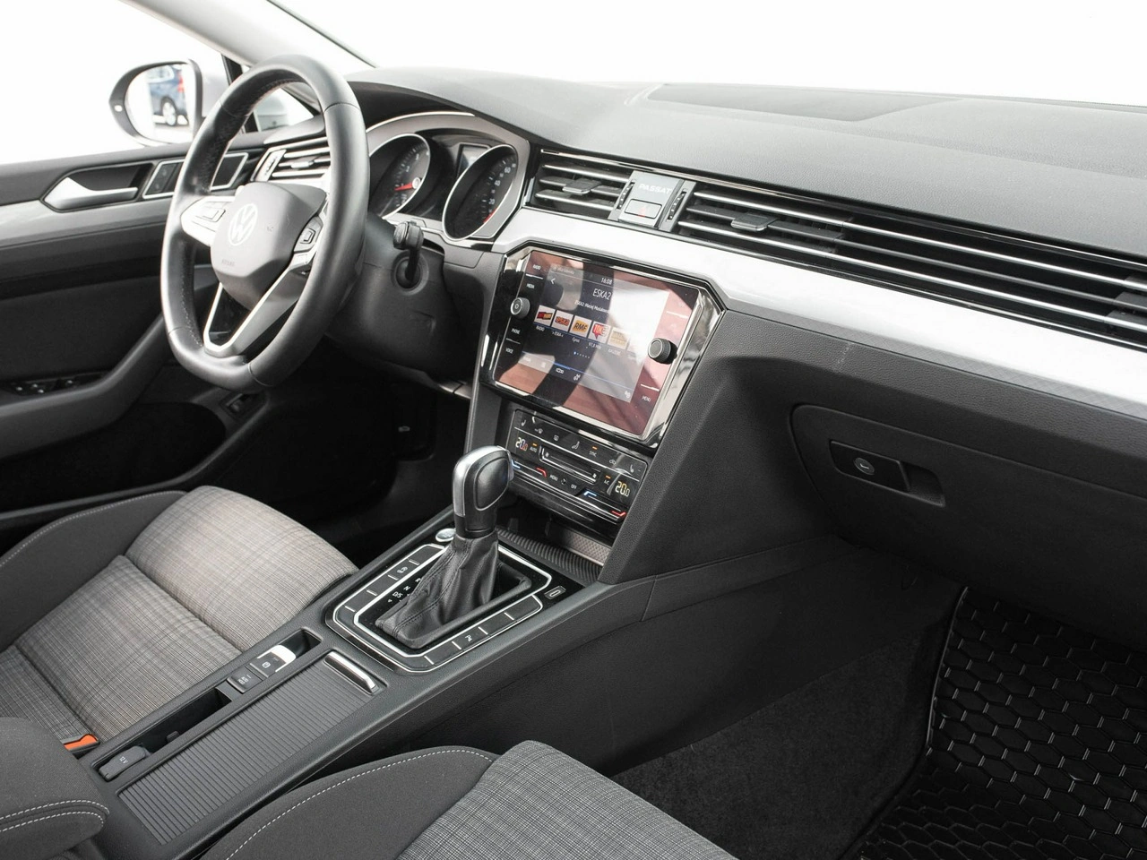 Volkswagen Passat - Zdjęcie 30
