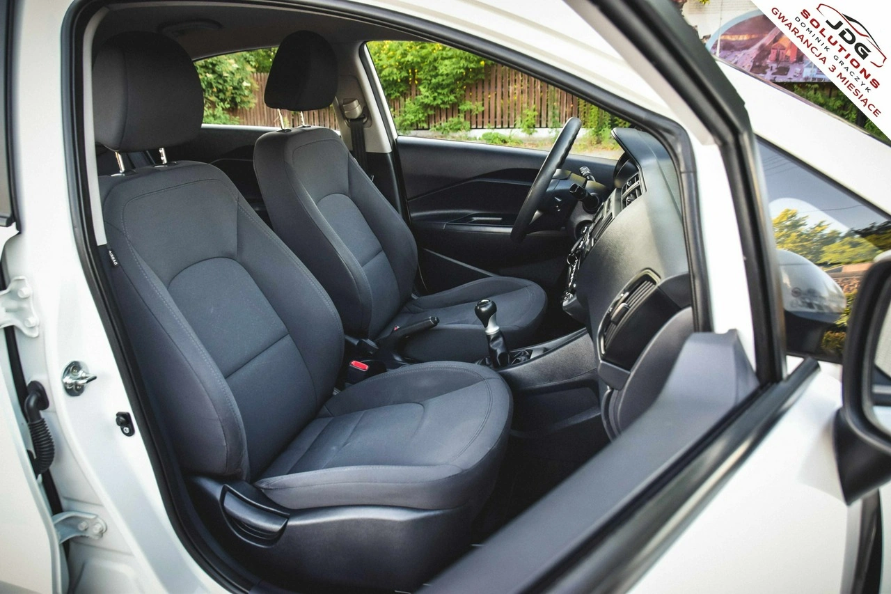 Kia Rio - Zdjęcie 28