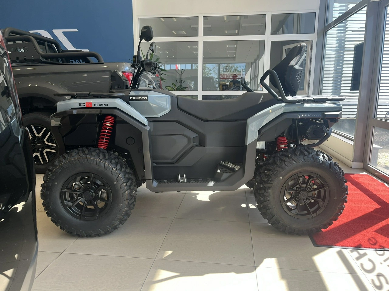 CF Moto C-Force - Zdjęcie 1