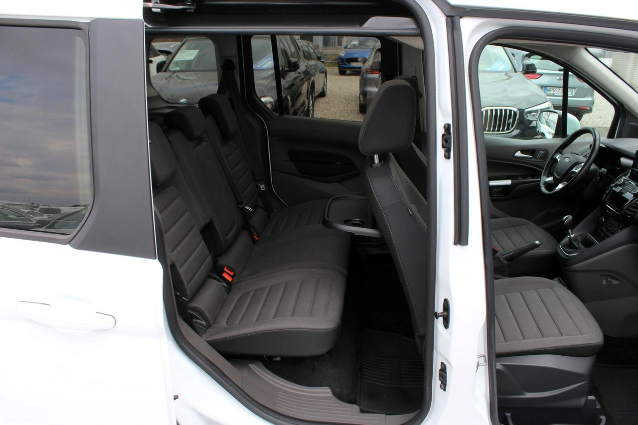 Ford Tourneo Connect - Zdjęcie 12