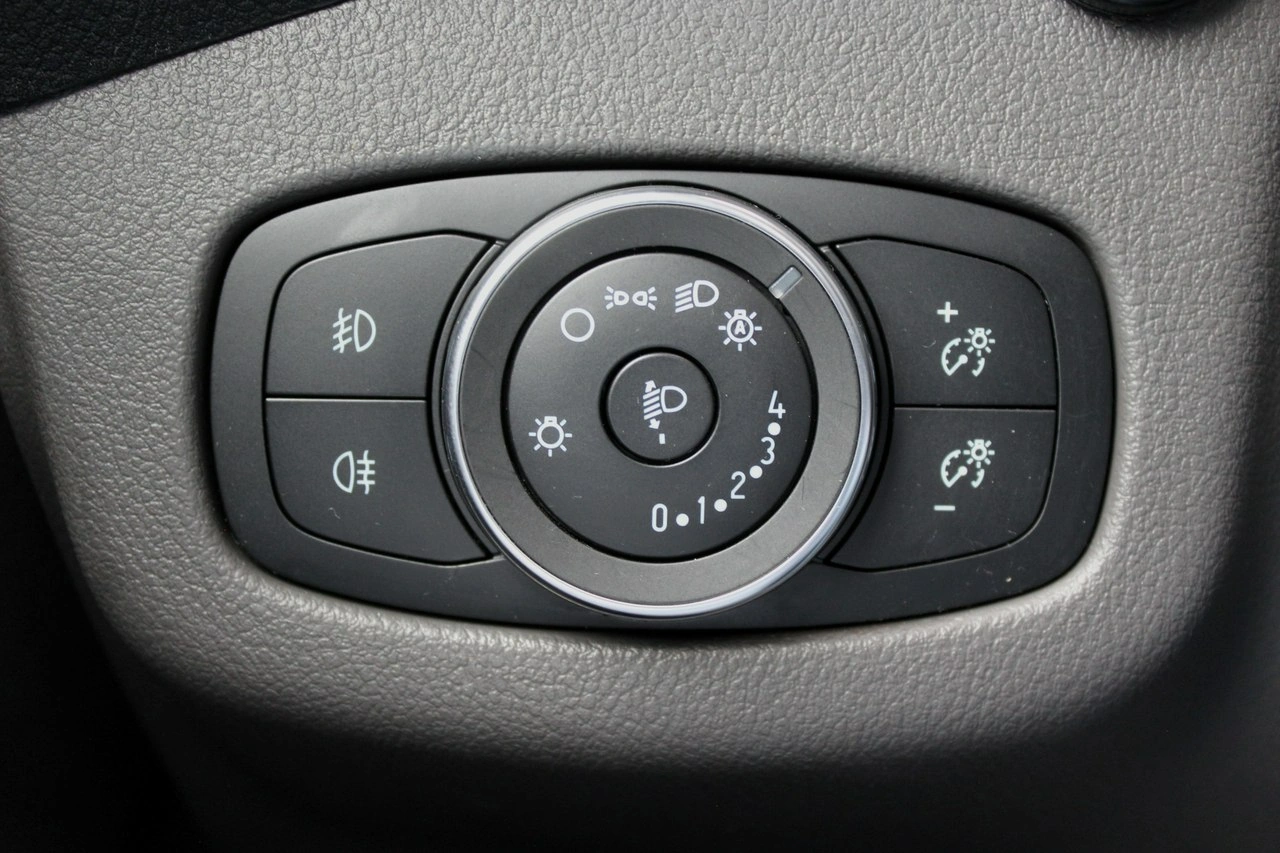 Ford Tourneo Connect - Zdjęcie 24