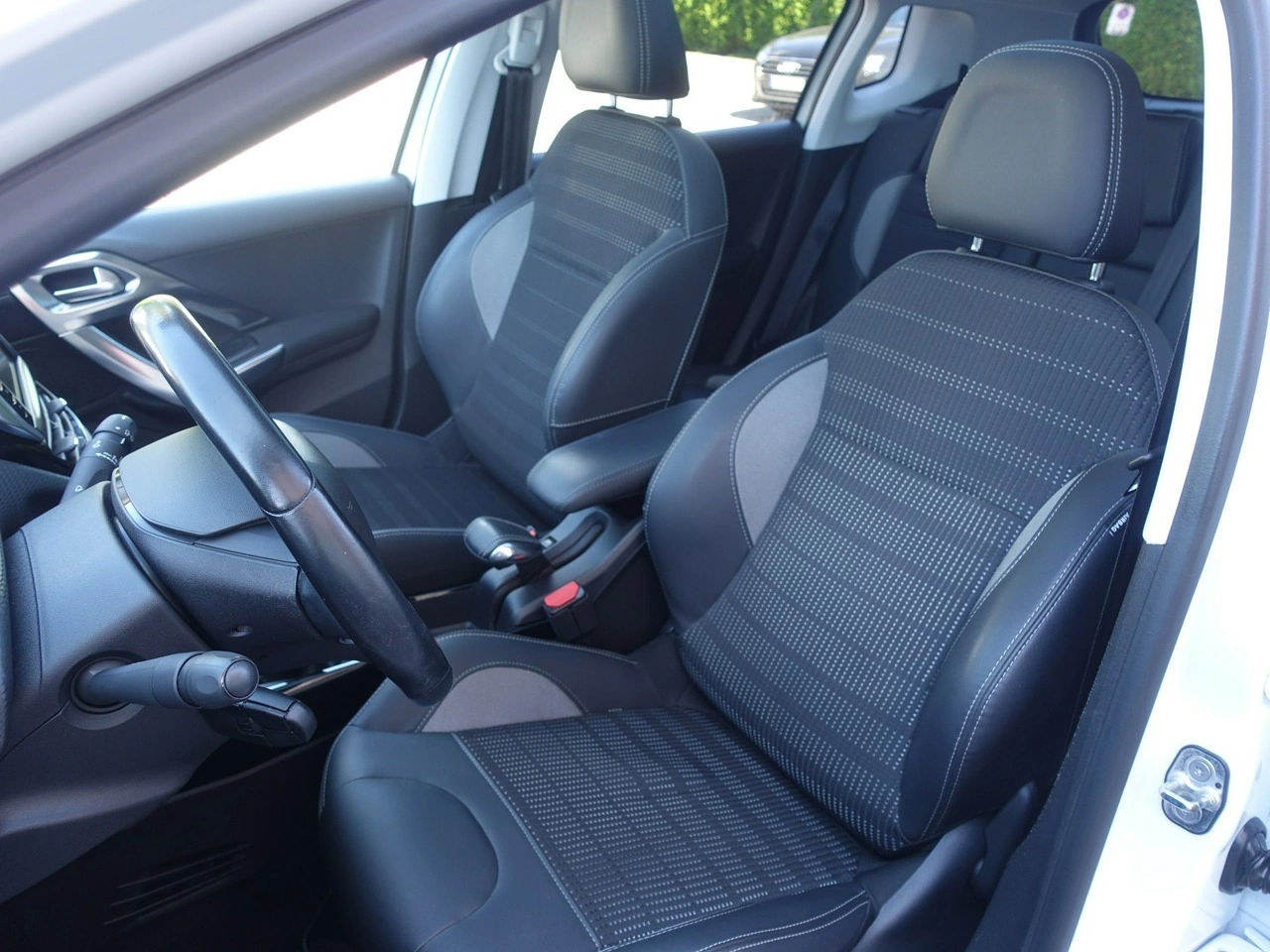 Peugeot 2008 - Zdjęcie 9