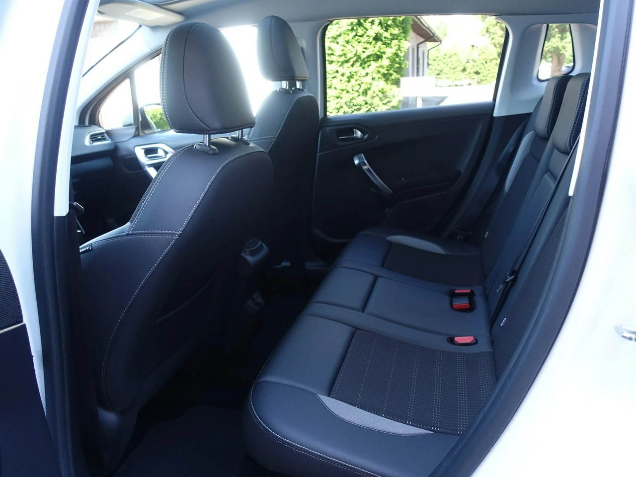Peugeot 2008 - Zdjęcie 10