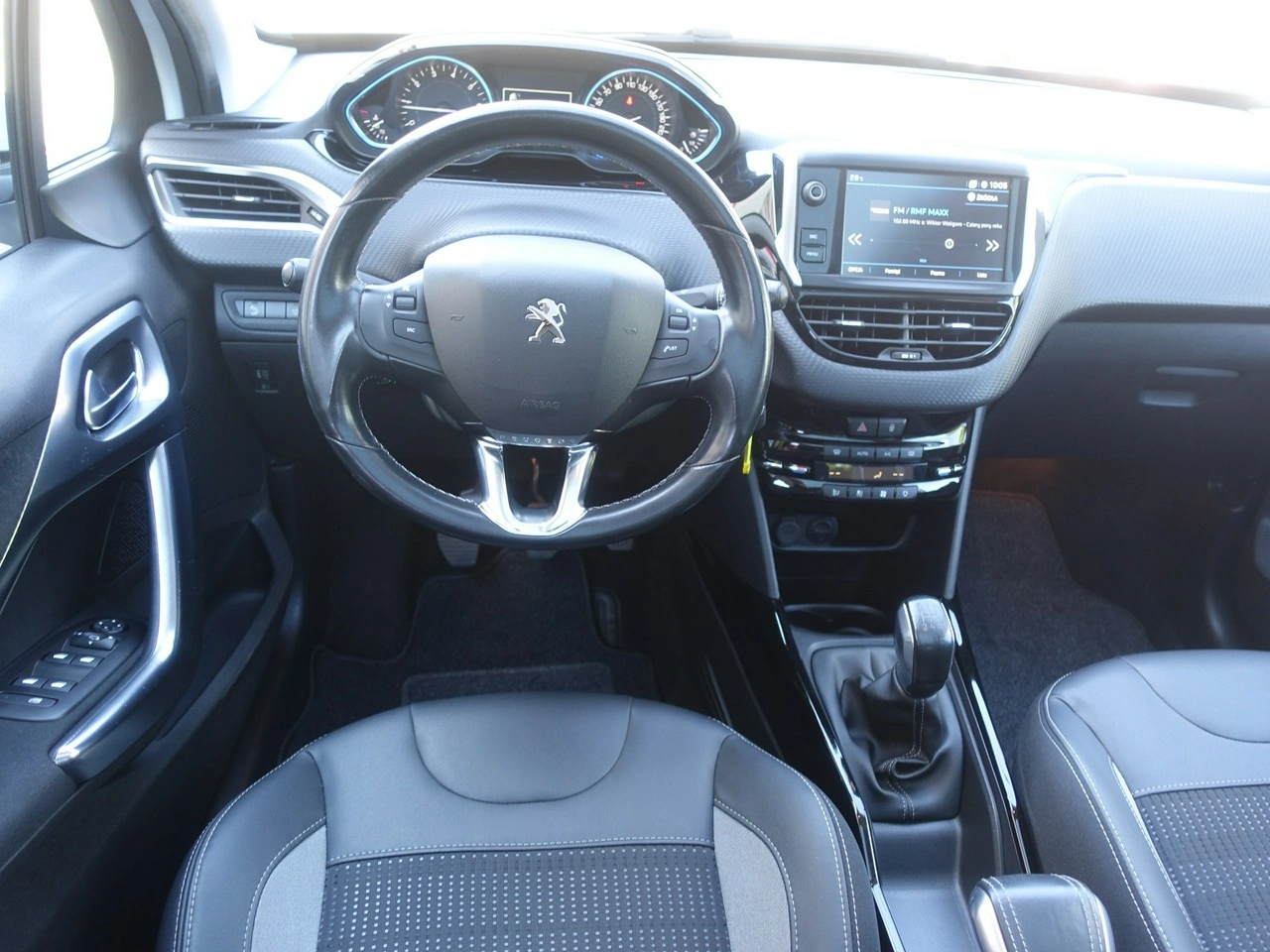 Peugeot 2008 - Zdjęcie 11