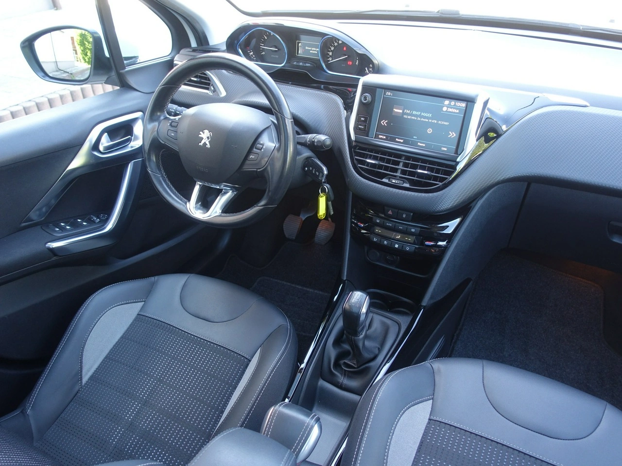Peugeot 2008 - Zdjęcie 12