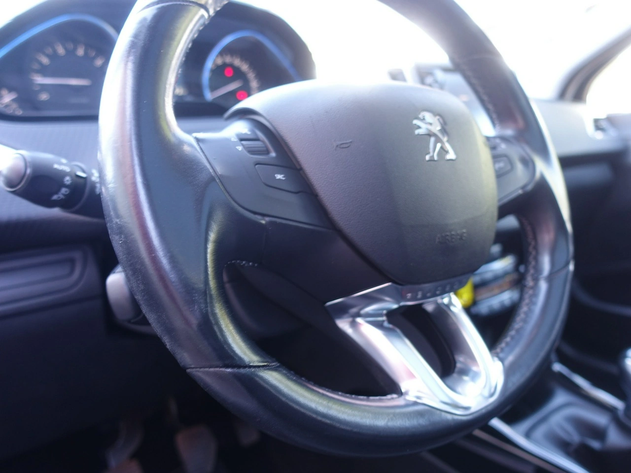 Peugeot 2008 - Zdjęcie 19