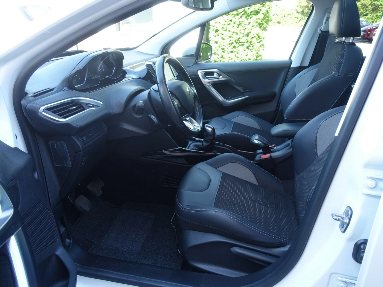 Peugeot 2008 - Zdjęcie 8