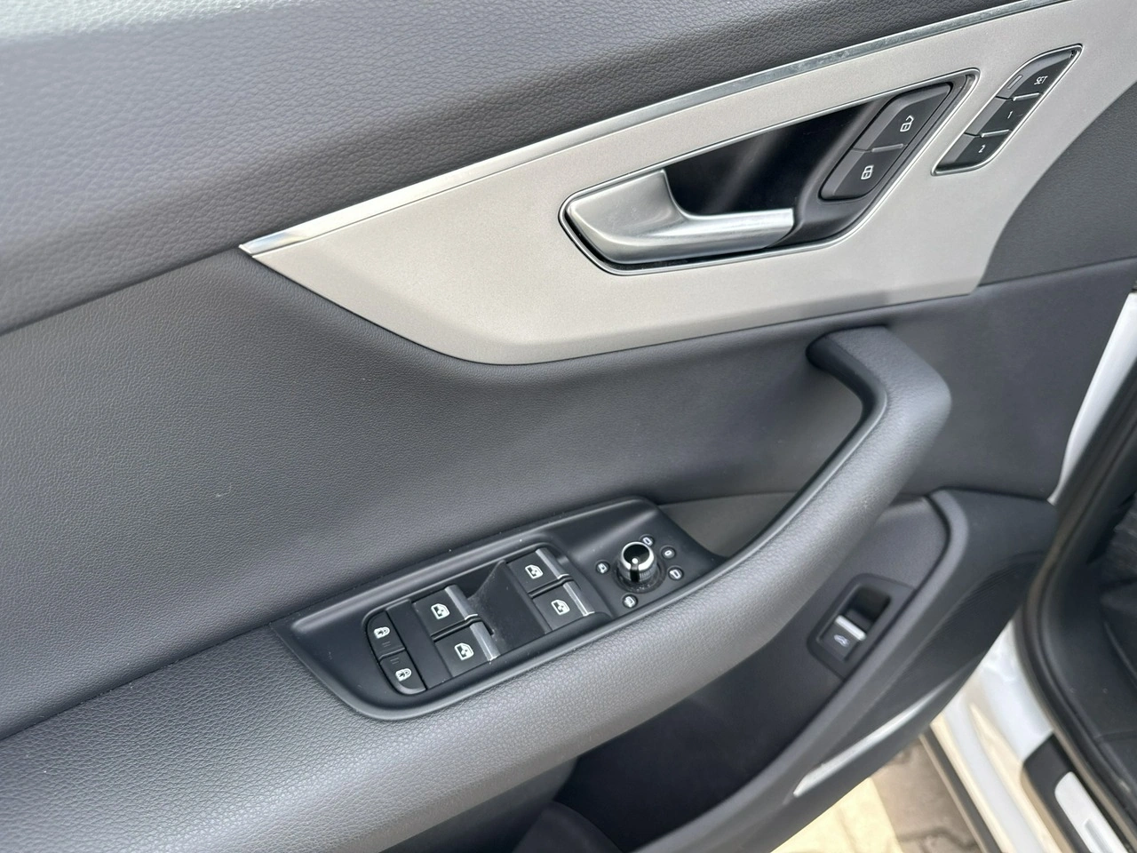 Audi Q7 - Zdjęcie 11