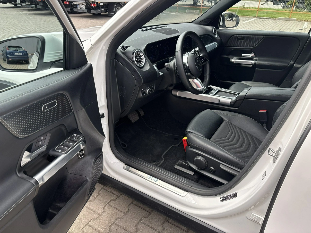 Mercedes EQB - Zdjęcie 10