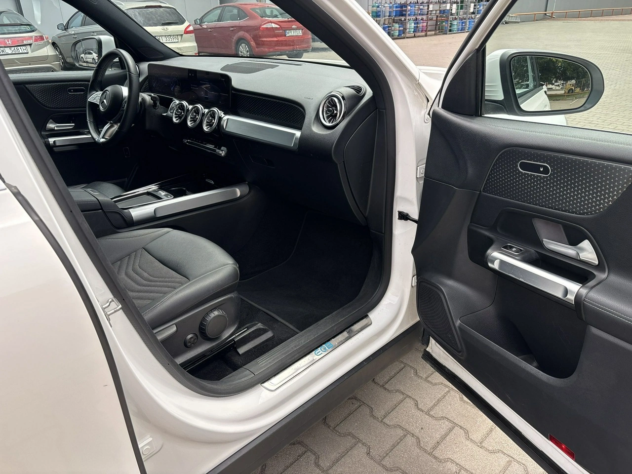 Mercedes EQB - Zdjęcie 15